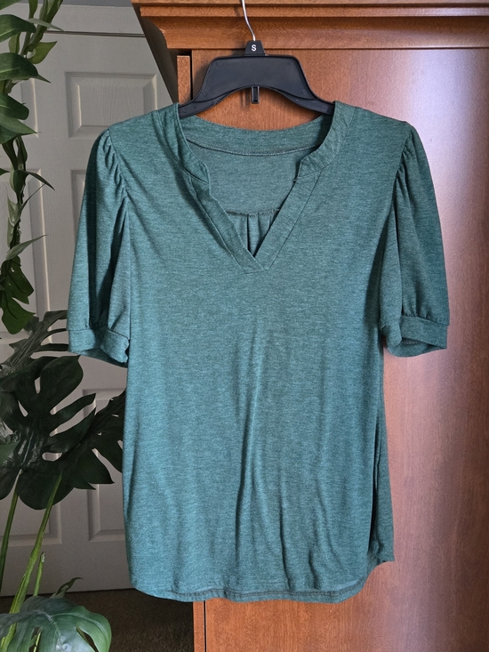 Source Unknown Tops - Heathered Green Short Sleeve V-Neck Top
